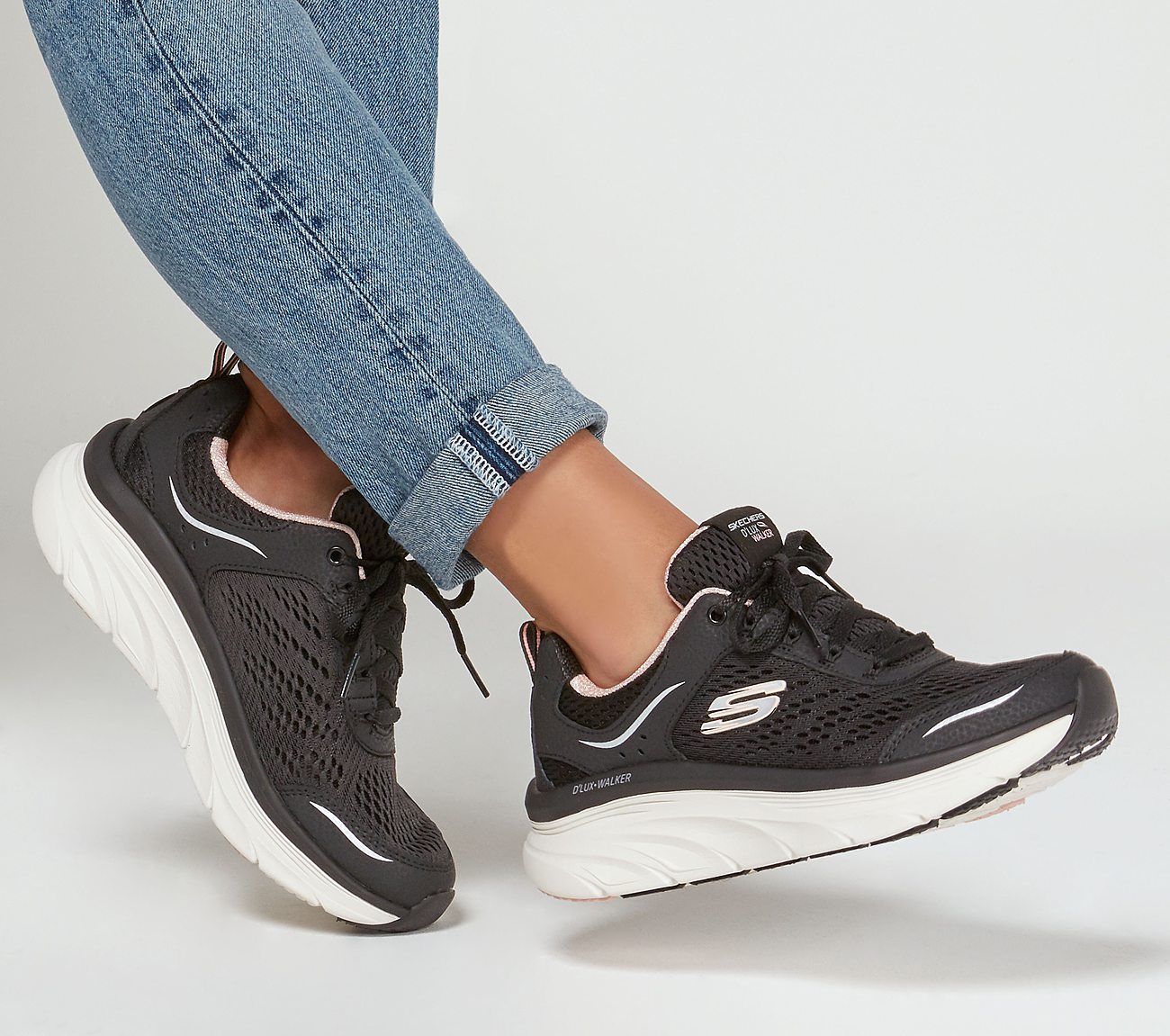 Skechers Ladies Relaxed Fit® D'Lux Walker Infinite Motion Ladies Black Trainers 149023
